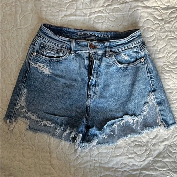 American Eagle Outfitters Blue Denim Women's Shorts - Picture 1 of 4